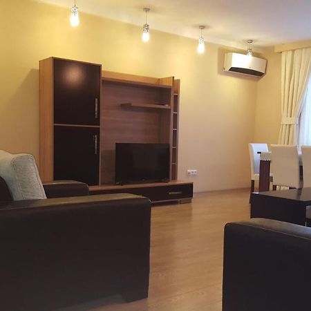 Apartment Rustaveli 1 Tbilisi ภายนอก รูปภาพ