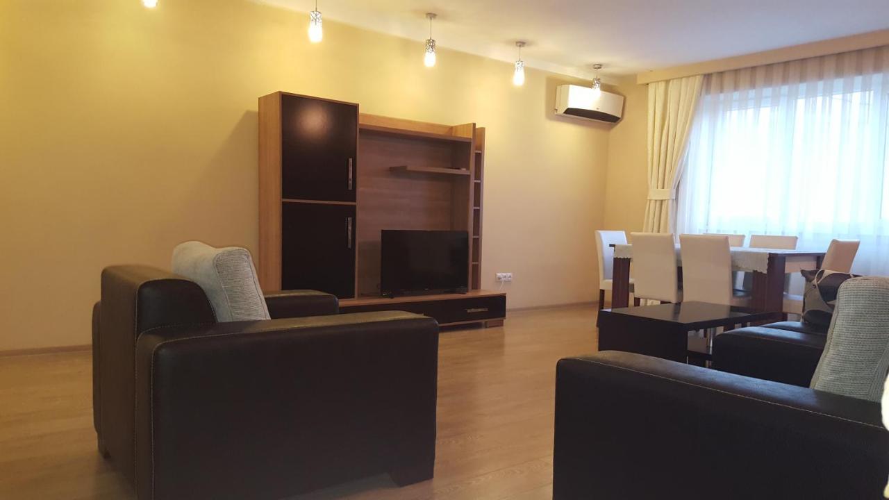 Apartment Rustaveli 1 Tbilisi ภายนอก รูปภาพ